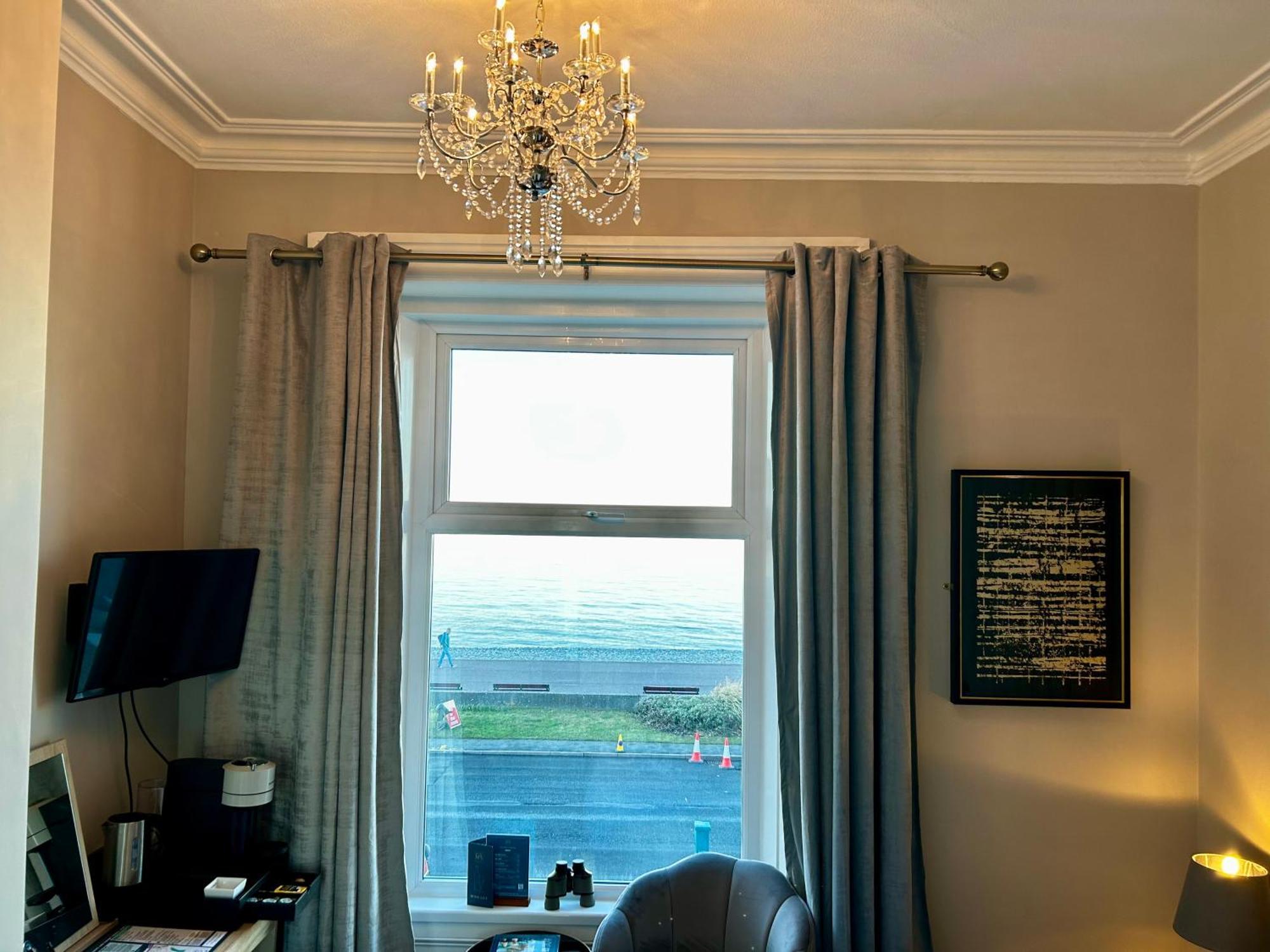 Hotel No5, Beachfront With Free Private Car Park Llandudno Exterior foto