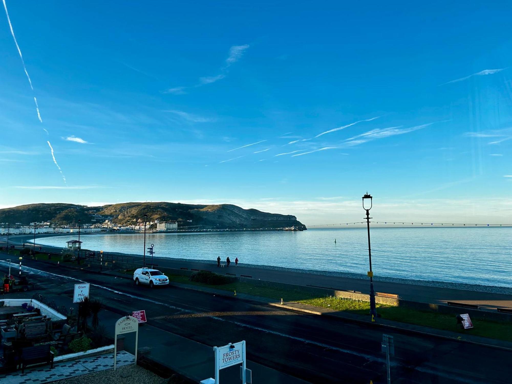 Hotel No5, Beachfront With Free Private Car Park Llandudno Exterior foto