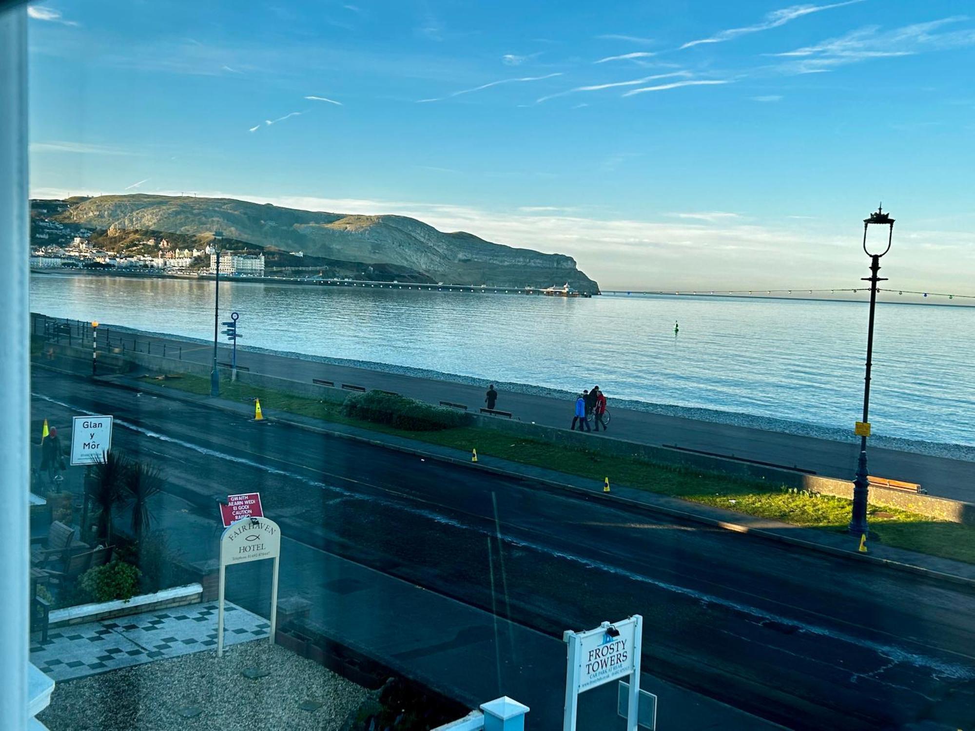 Hotel No5, Beachfront With Free Private Car Park Llandudno Exterior foto