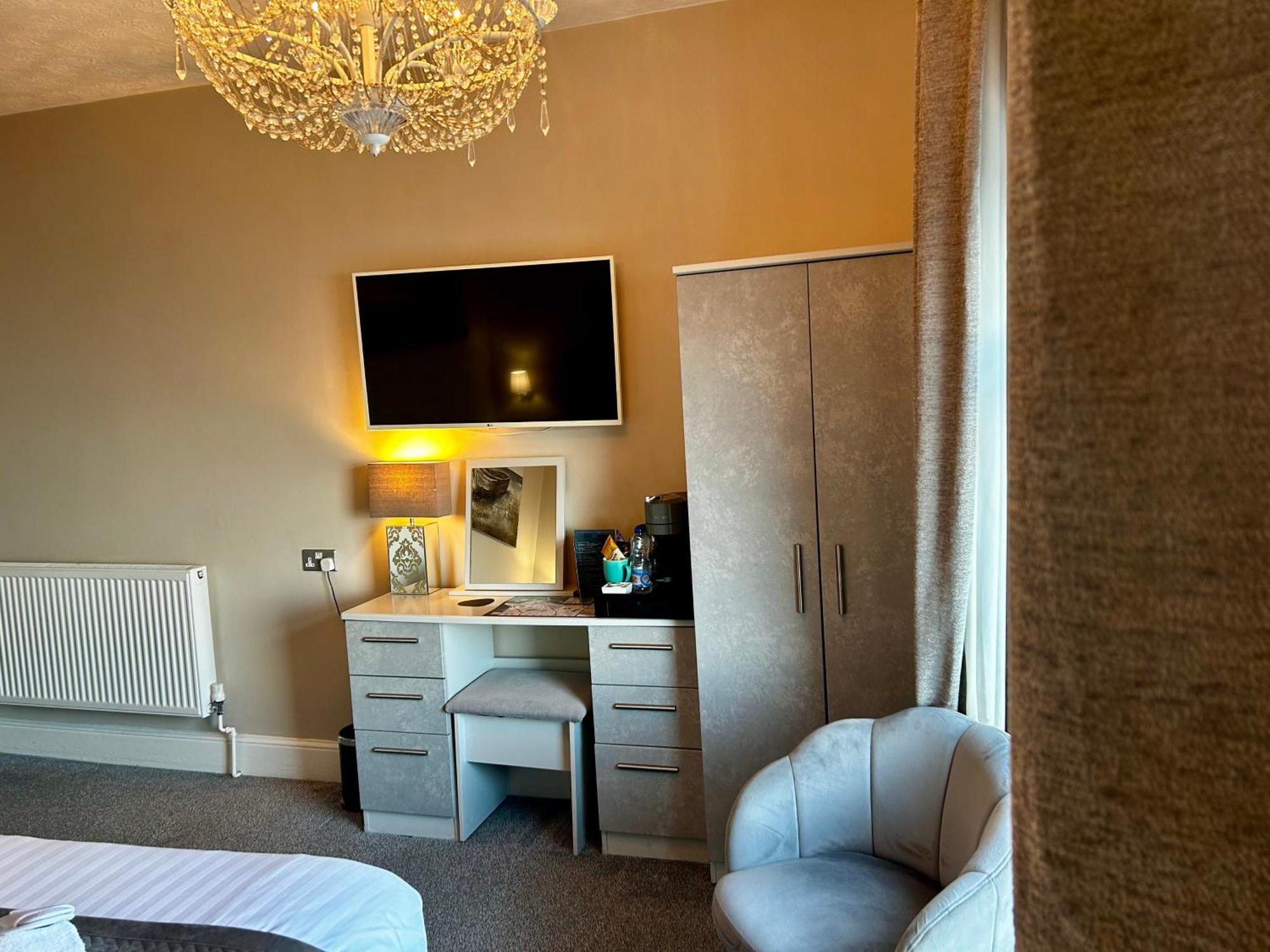 Hotel No5, Beachfront With Free Private Car Park Llandudno Exterior foto