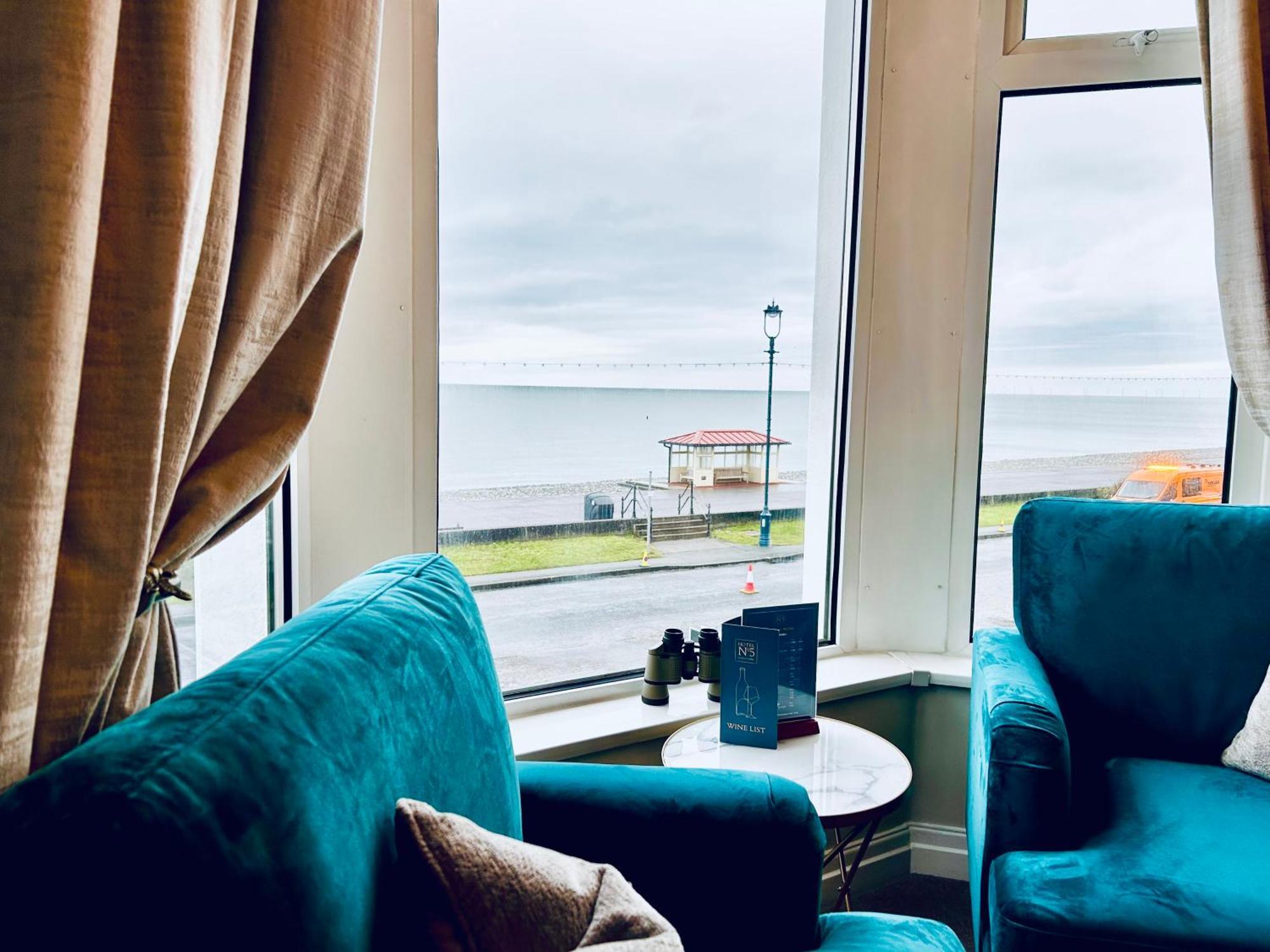 Hotel No5, Beachfront With Free Private Car Park Llandudno Exterior foto